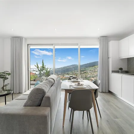 Apartman Brand New - Balcony With Sea View