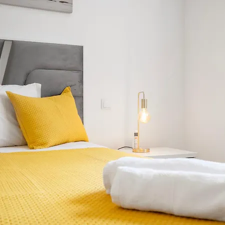 Apartman Brand New - Balcony With Sea View