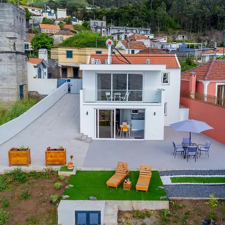 Brand New - Balcony With Sea View דירה *