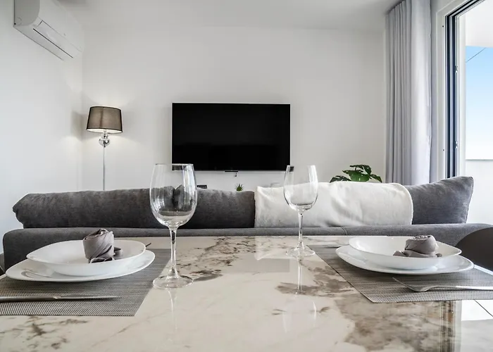 Brand New - Balcony With Sea View 公寓