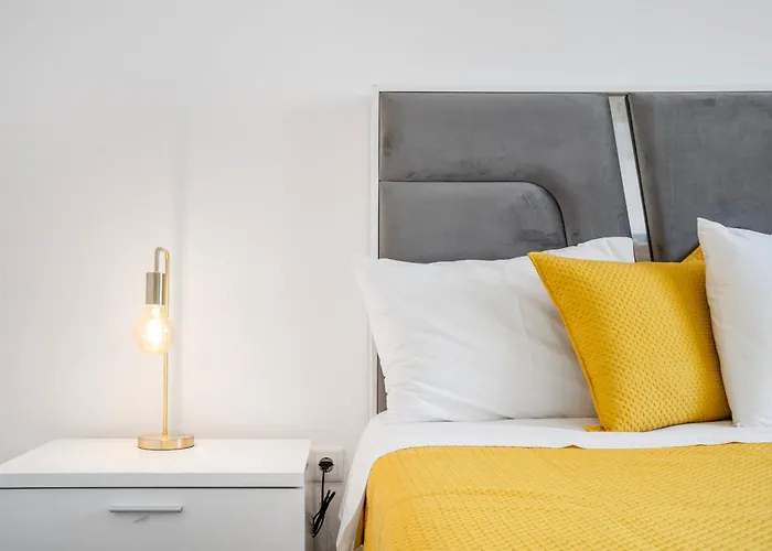 Brand New - Balcony With Sea View 公寓 *