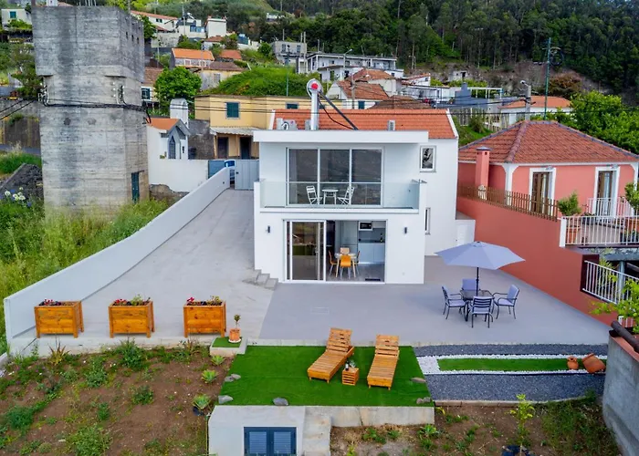 Brand New - Balcony With Sea View 公寓 *